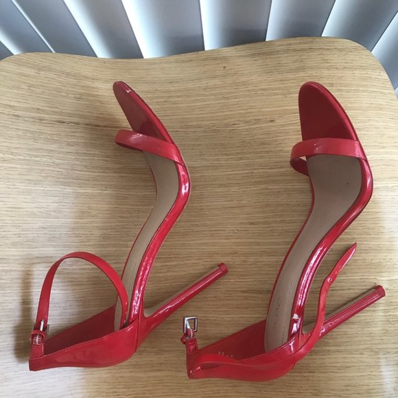 Red Stilletos - Picture 1 of 10